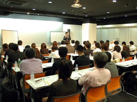 �ץ쥸�ǥ�ġ��ǡ������Х󥯡���꡼�����ѥ��ߥʡ�����